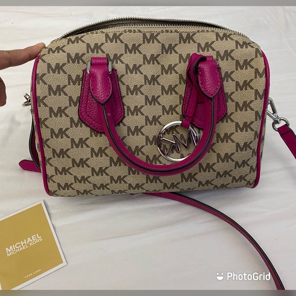 💋NWT Michael Kors Crossbody Bag Fuschia💋 - Picture 3 of 6